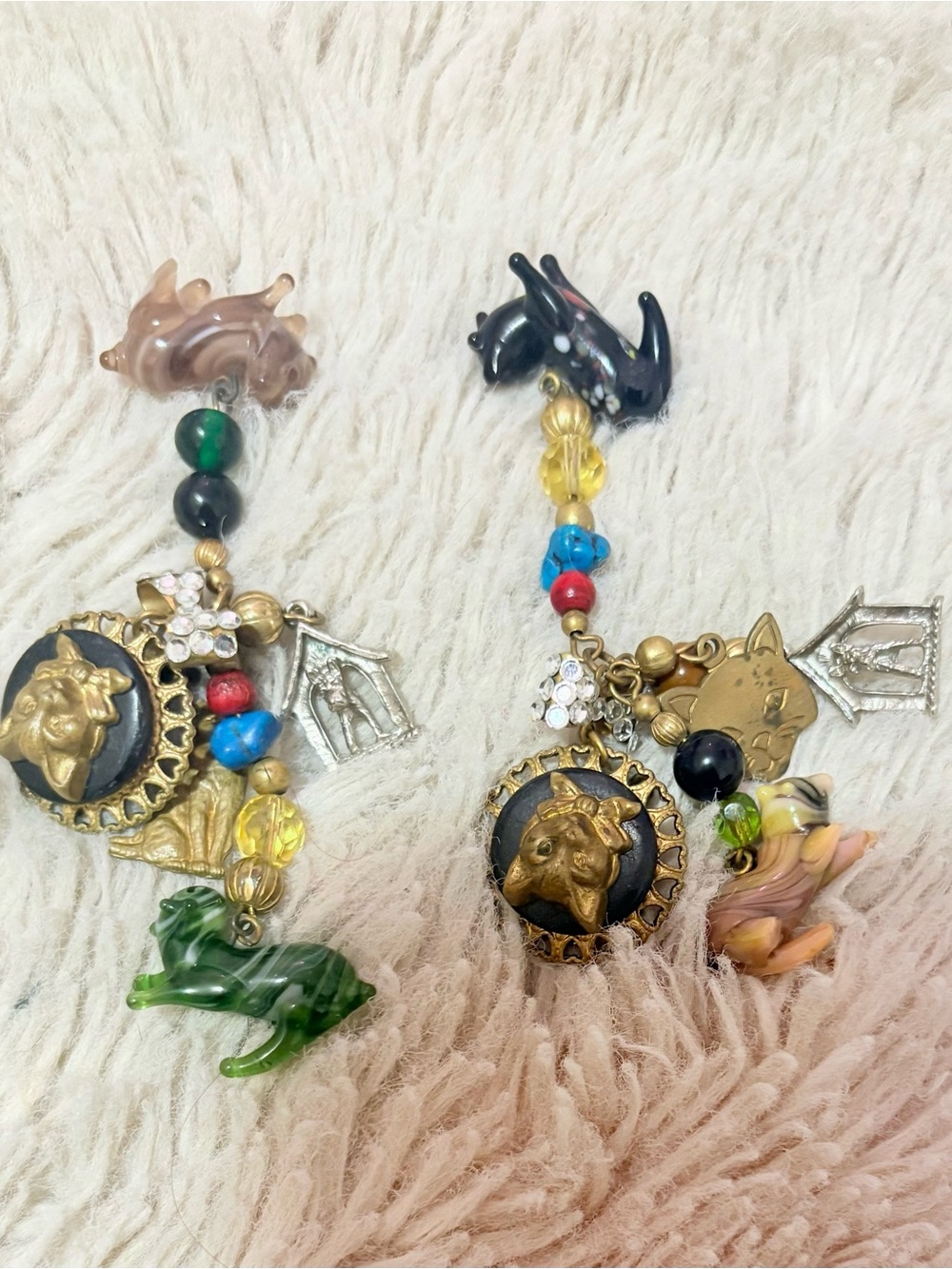 VTG Disney Aristocats Mismatched Charm Drop Earrings Kitsch Weird Girl Aesthetic